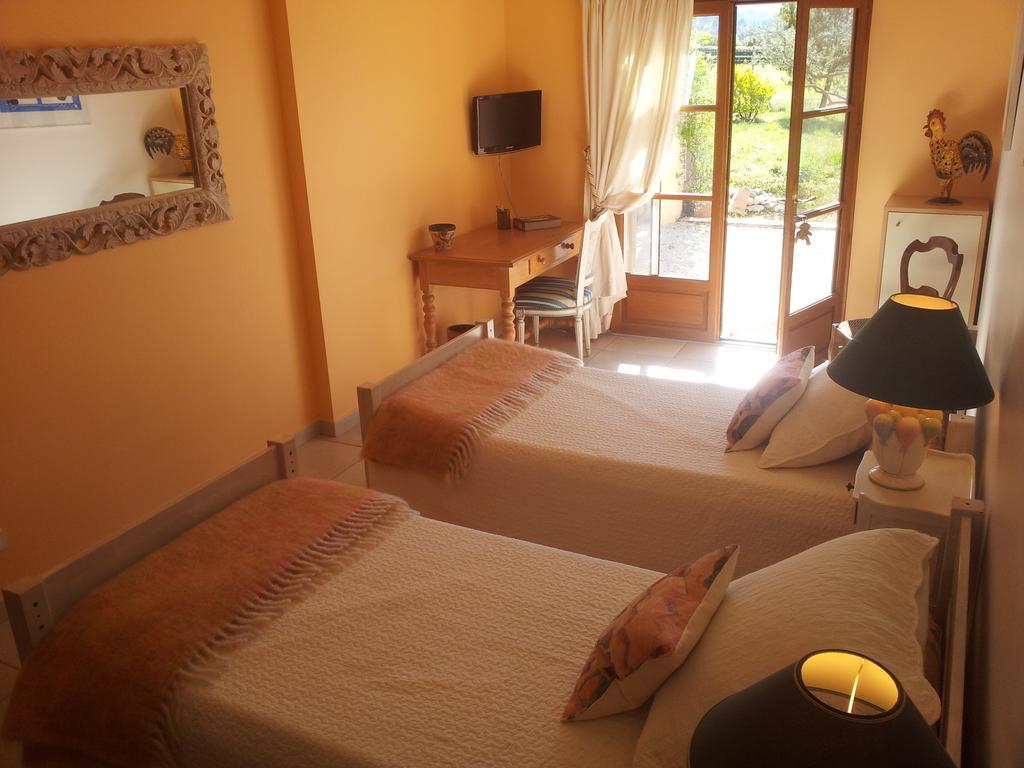 Lamanderie En Provence Bed & Breakfast Alleins Bilik gambar