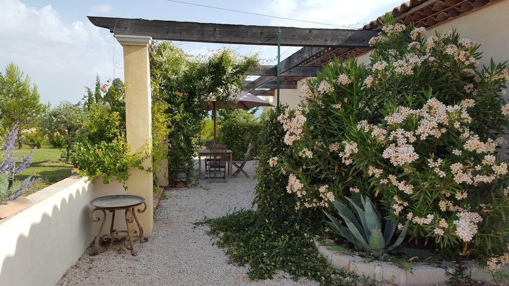 Lamanderie En Provence Bed & Breakfast Alleins Luaran gambar